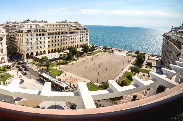 view-of-aristotelous-square-in-the-center-of-thessaloniki